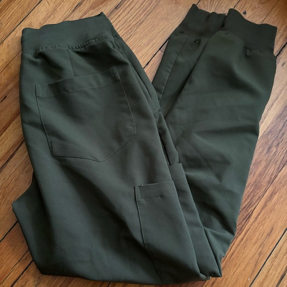 mandala green scrub set - Picture 4 of 5